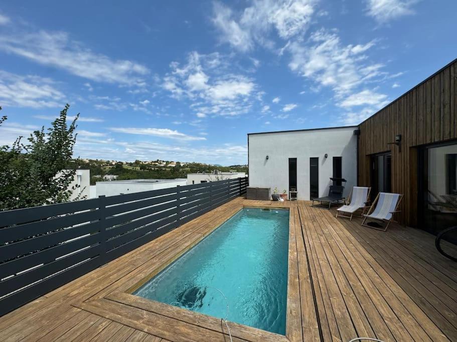 Luxury Villa With Pool And View Juvignac Exterior photo